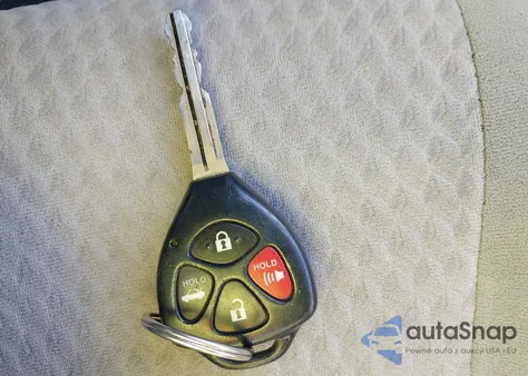 2010 Toyota Camry Le z USA, uszkodzony, nr VIN 4T4BF3EK8AR004019